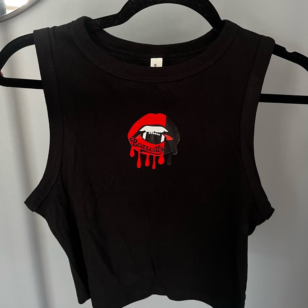 UC BEARCATS TANK